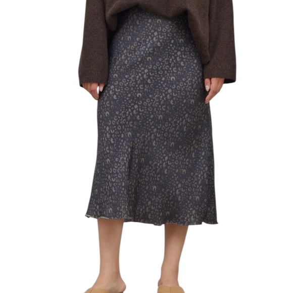 👑COMING SOON👑 GRADE & GATHER NEW SKIRT ECLIPSE - Picture 2 of 2